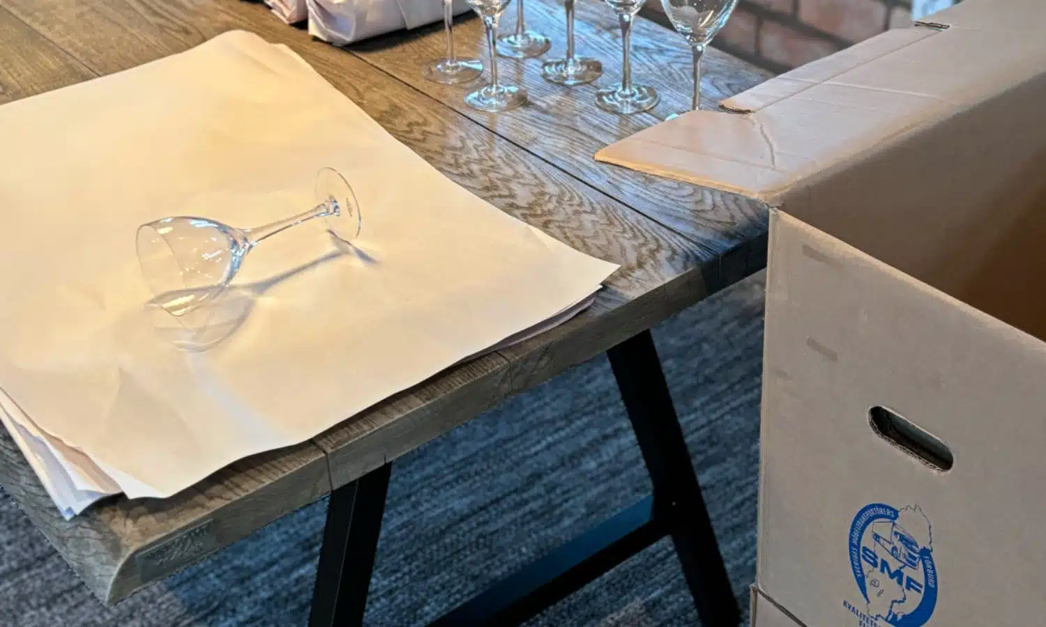 Flyttpackning av glas i samband med en flytt